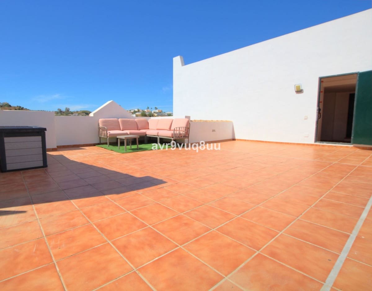 3 bedroom Penthouse for sale in Mijas Costa with pool garage - € 435,000 (Ref: 9257845)