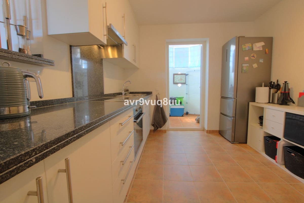 3 bedroom Penthouse for sale in Mijas Costa with pool garage - € 435,000 (Ref: 9257845)