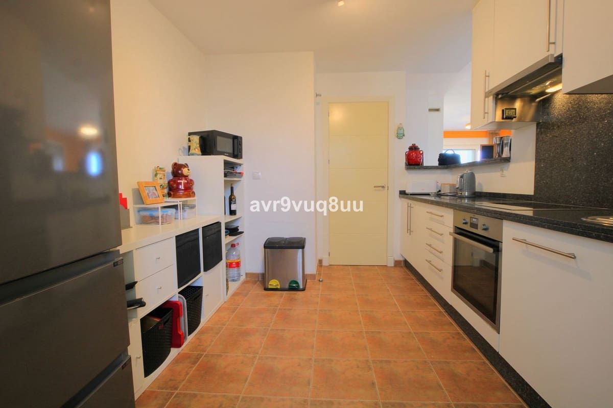 3 bedroom Penthouse for sale in Mijas Costa with pool garage - € 435,000 (Ref: 9257845)