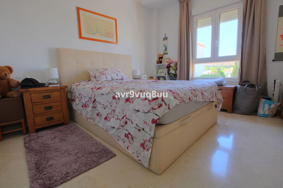 3 bedroom Penthouse for sale in Mijas Costa with pool garage - € 435,000 (Ref: 9257845)