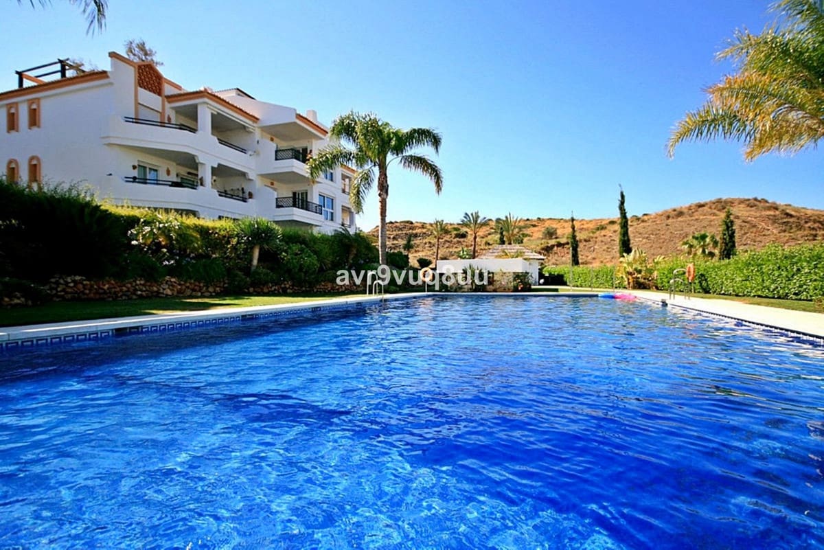 3 bedroom Penthouse for sale in Mijas Costa with pool garage - € 435,000 (Ref: 9257845)