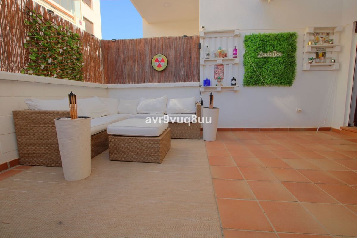 2 bedroom Apartment for sale in La Cala de Mijas with pool garage - € 375,000 (Ref: 9289767)