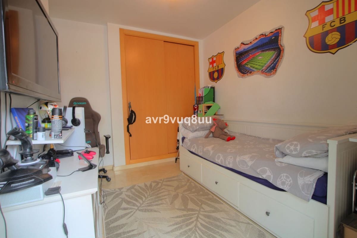 2 bedroom Apartment for sale in La Cala de Mijas with pool garage - € 375,000 (Ref: 9289767)