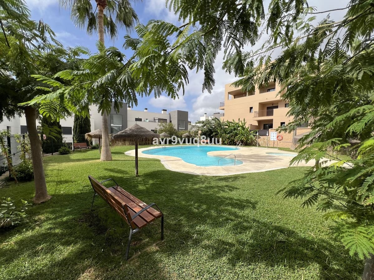 2 bedroom Apartment for sale in La Cala de Mijas with pool garage - € 375,000 (Ref: 9289767)