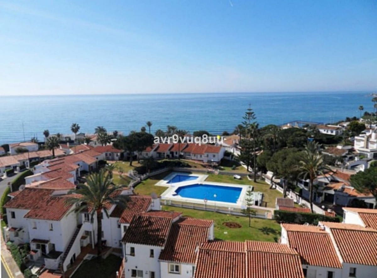 3 soveværelse Semi-Rækkehus til salg i La Cala de Mijas med swimmingpool garage - € 495.000 (Ref: 9311976)