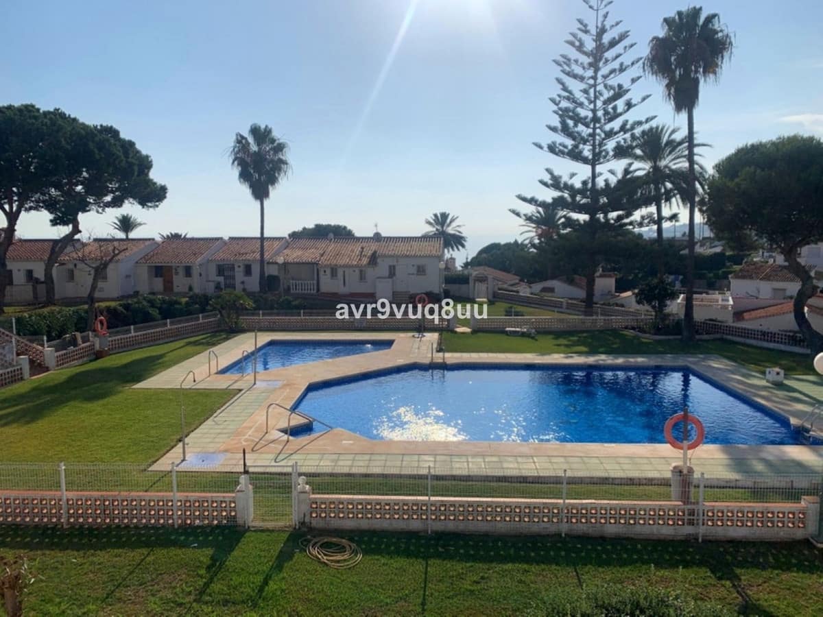 3 camera da letto Villetta Bifamiliare in vendita in La Cala de Mijas con piscina garage - 495.000 € (Rif: 9311976)