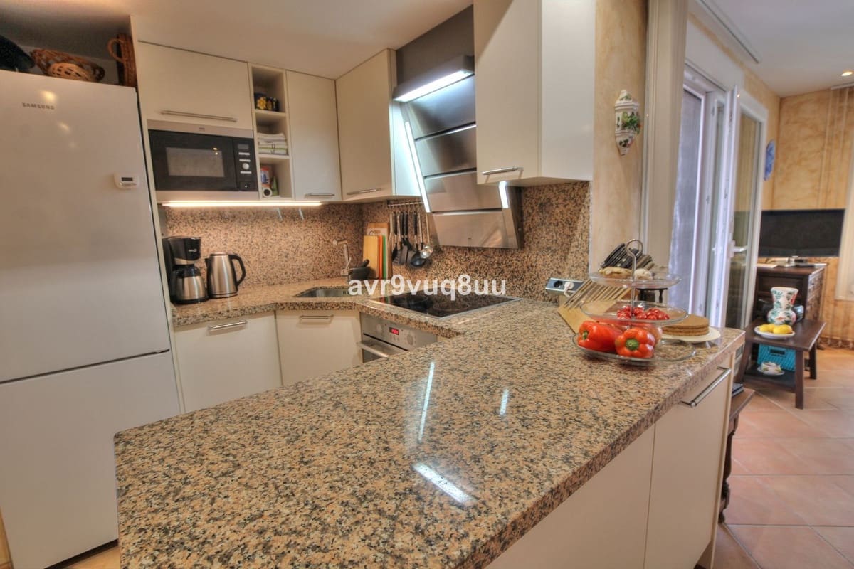 3 chambre Villa/Maison Semi-Mitoyenne à vendre à La Cala de Mijas avec piscine garage - 495 000 € (Ref: 9311976)