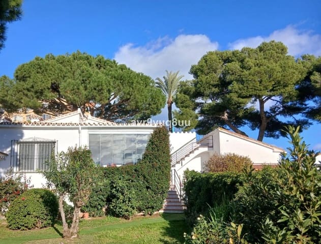 Pareado de 3 habitaciones en La Cala de Mijas, Mijas en venta con piscina garaje - 495.000 € (Ref: 9311976)