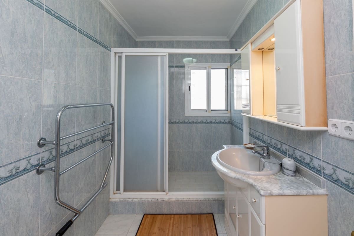 3 soveværelse Lejlighed til salg i Malaga by med swimmingpool garage - € 325.000 (Ref: 9319895)