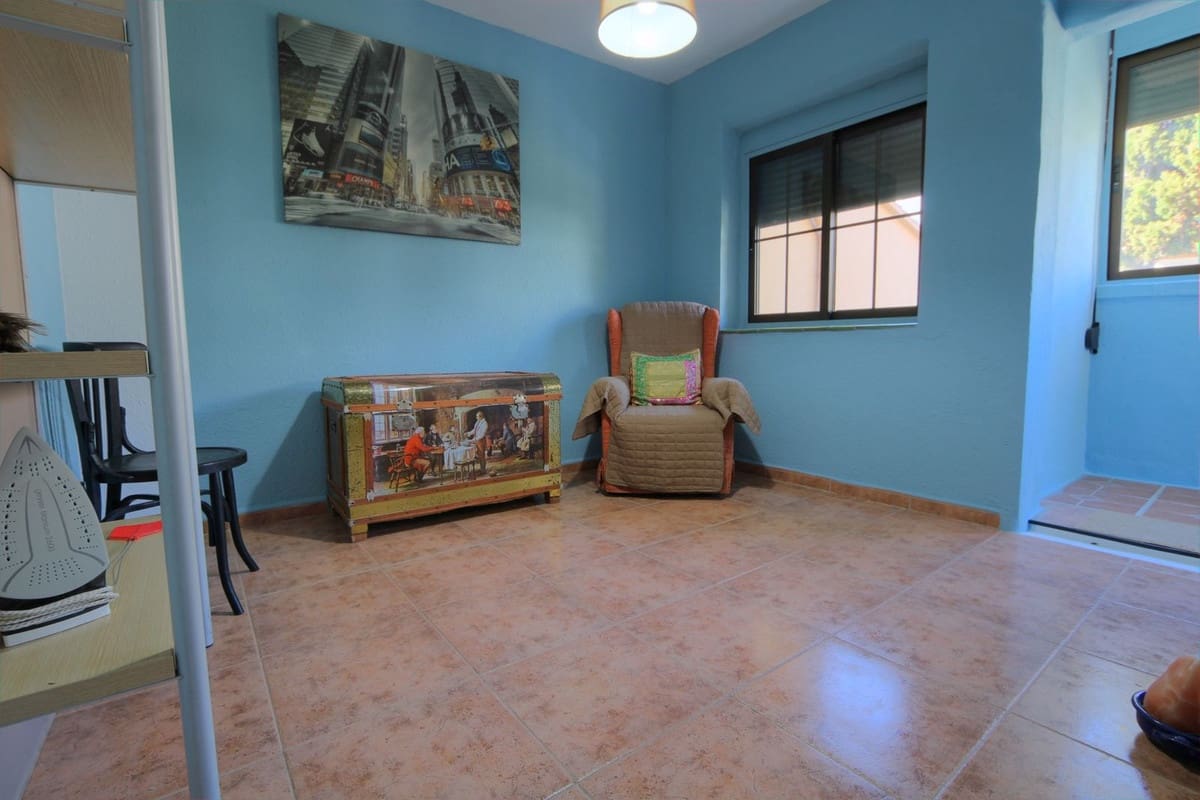 4 bedroom Semi-detached Villa for sale in El Coto with garage - € 375,000 (Ref: 9341794)