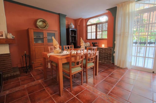 Pareado de 4 habitaciones en El Coto, Mijas en venta con garaje - 375.000 € (Ref: 9341794)