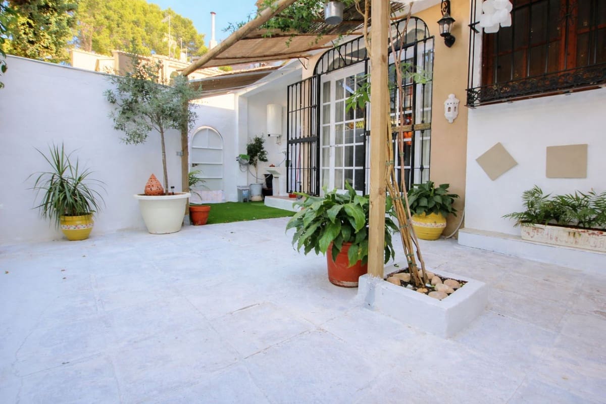 4 slaapkamer Halfvrijstaande villa te koop in El Coto met garage - € 375.000 (Ref: 9341794)