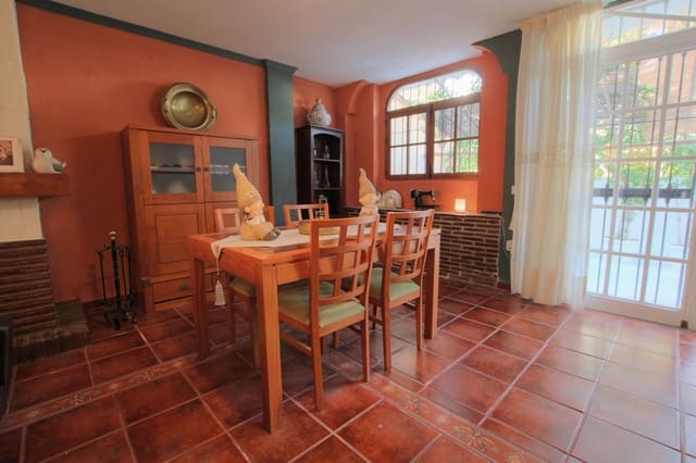 Pareado de 4 habitaciones en El Coto, Mijas en venta con garaje - 375.000 € (Ref: 9341794)