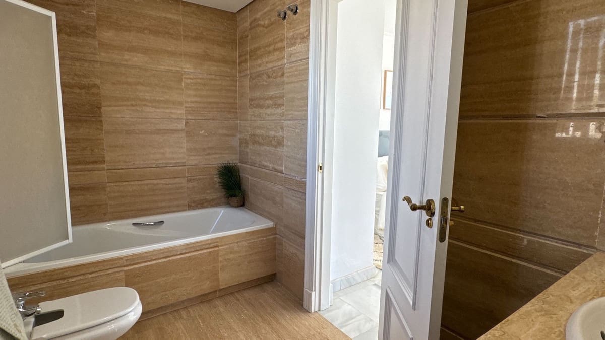 3 soverom Leilighet til salgs i Cabopino med svømmebasseng - € 675 000 (Ref: 9344182)