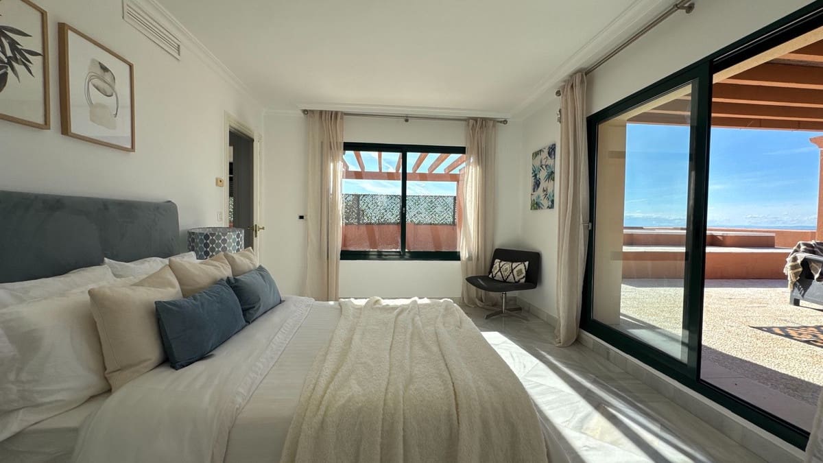 3 chambre Appartement à vendre à Cabopino avec piscine - 675 000 € (Ref: 9344182)