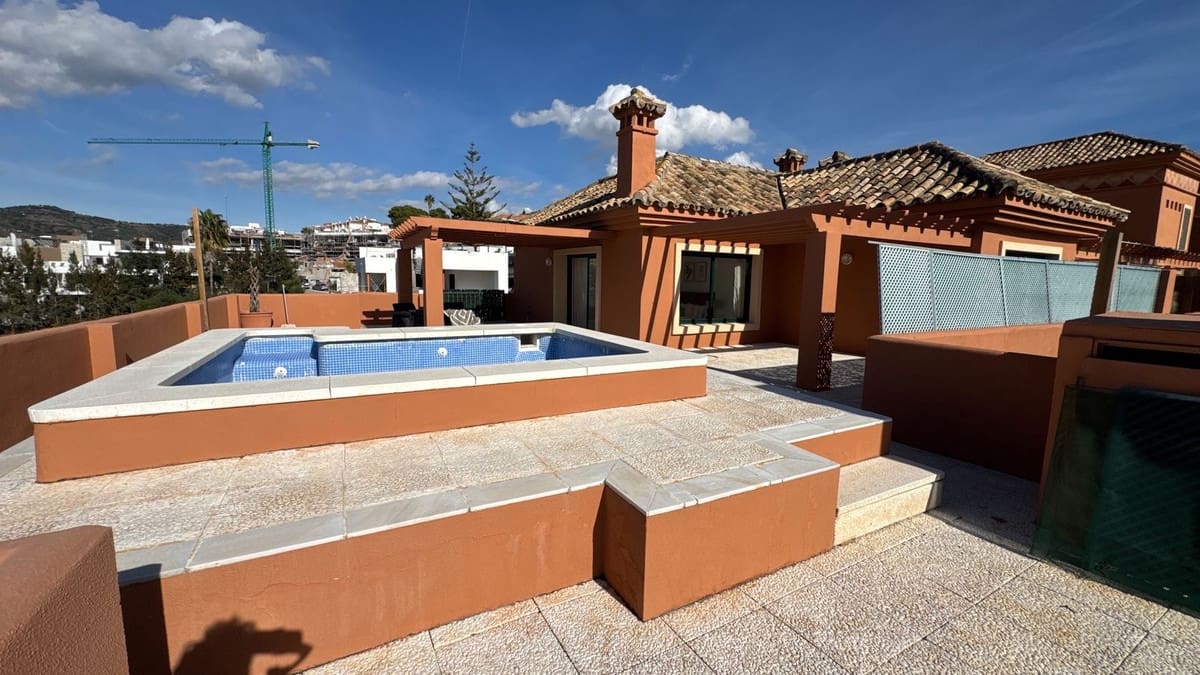 3 chambre Appartement à vendre à Cabopino avec piscine - 675 000 € (Ref: 9344182)