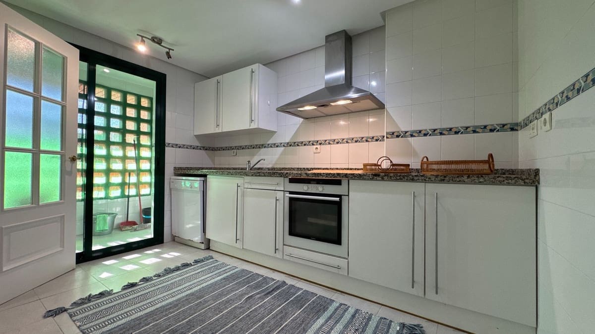 3 chambre Appartement à vendre à Cabopino avec piscine - 675 000 € (Ref: 9344182)