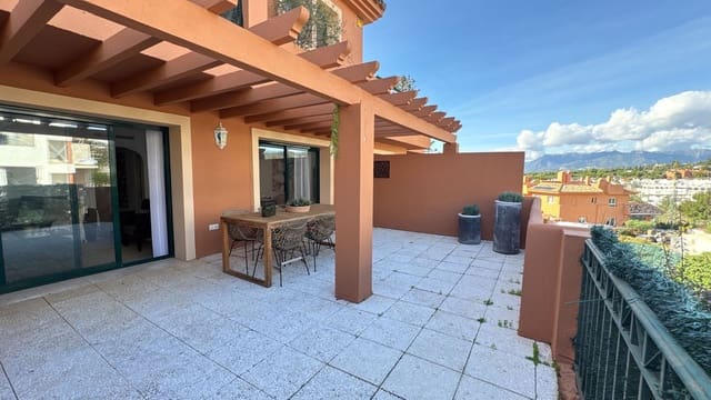 3 bedroom Apartment for sale in Cabopino, Marbella with pool - € 675,000 (Ref: 9344182)