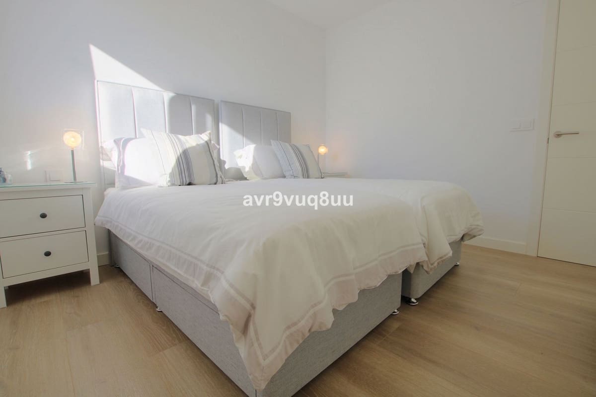 2 bedroom Apartment for sale in La Cala de Mijas with pool garage - € 495,000 (Ref: 9357792)