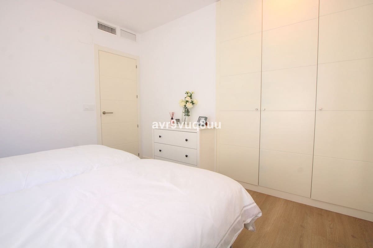 2 bedroom Apartment for sale in La Cala de Mijas with pool garage - € 495,000 (Ref: 9357792)