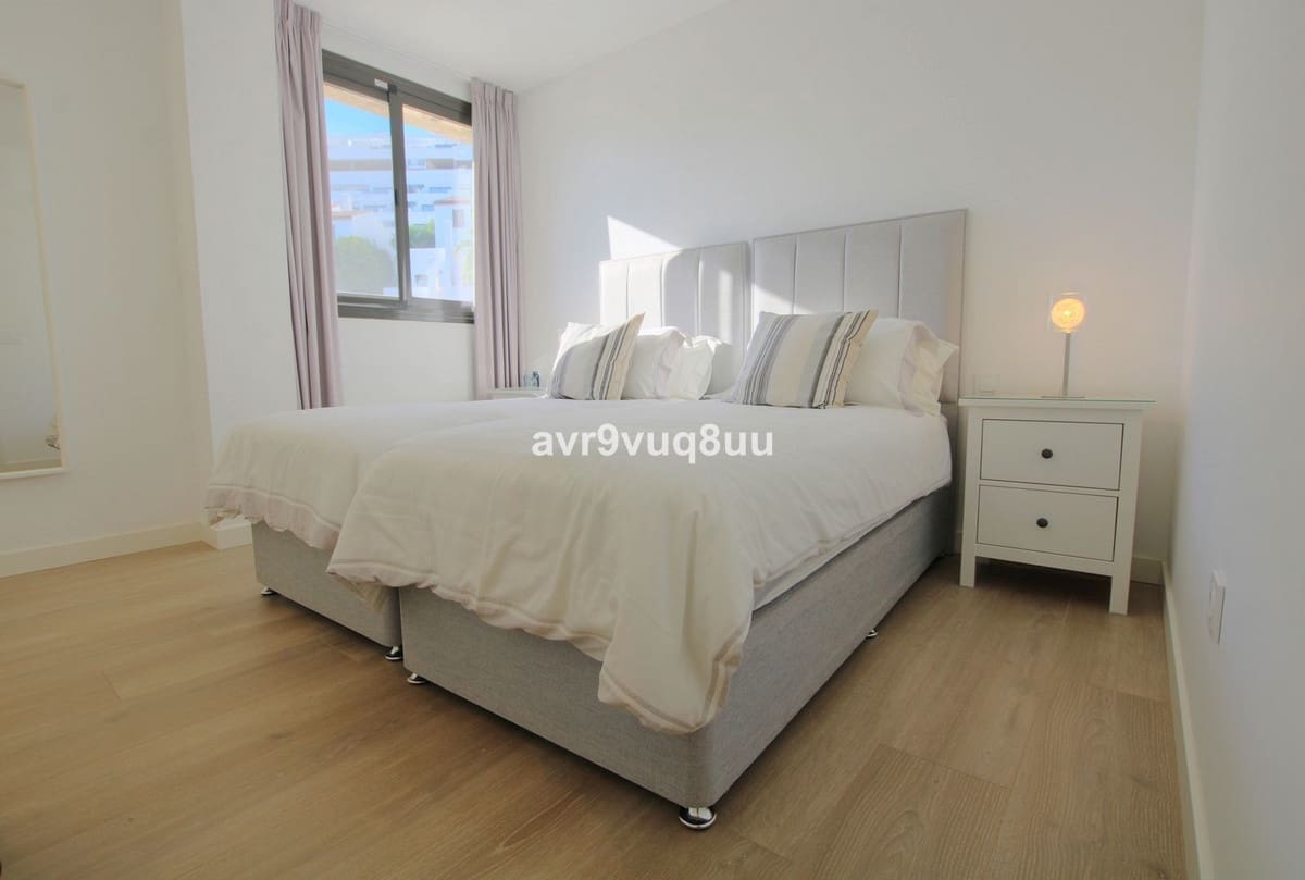 2 bedroom Apartment for sale in La Cala de Mijas with pool garage - € 495,000 (Ref: 9357792)