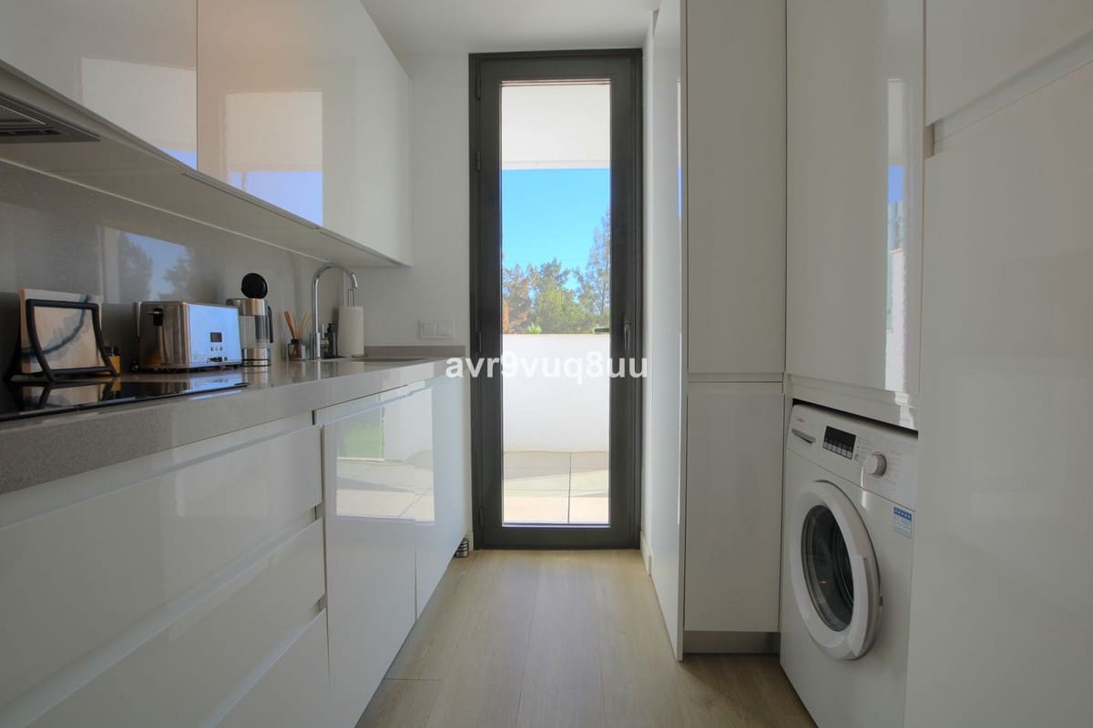 2 bedroom Apartment for sale in La Cala de Mijas with pool garage - € 495,000 (Ref: 9357792)