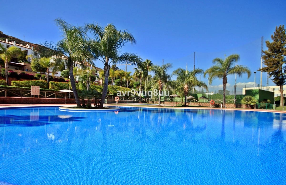 2 bedroom Apartment for sale in La Cala de Mijas with pool garage - € 495,000 (Ref: 9357792)