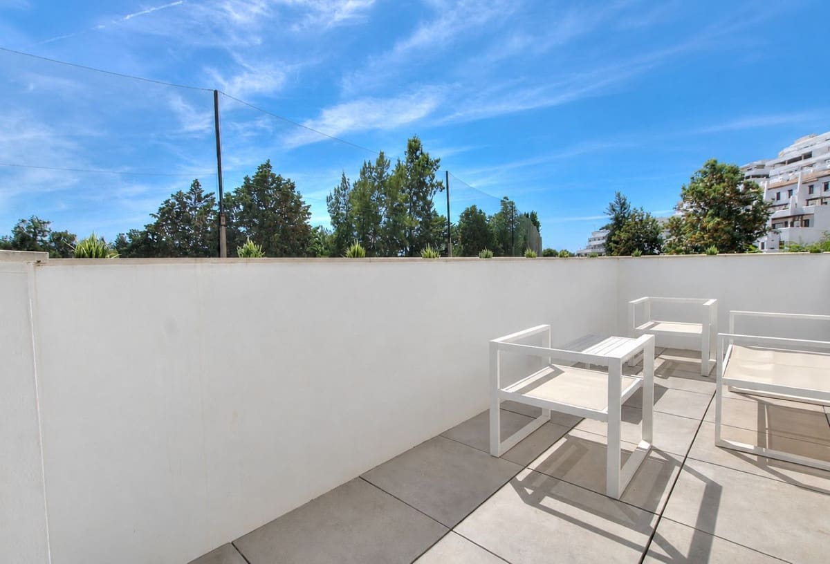 2 sypialnia Apartament na sprzedaż w La Cala de Mijas z basenem garażem - 495 000 € (Ref: 9357792)