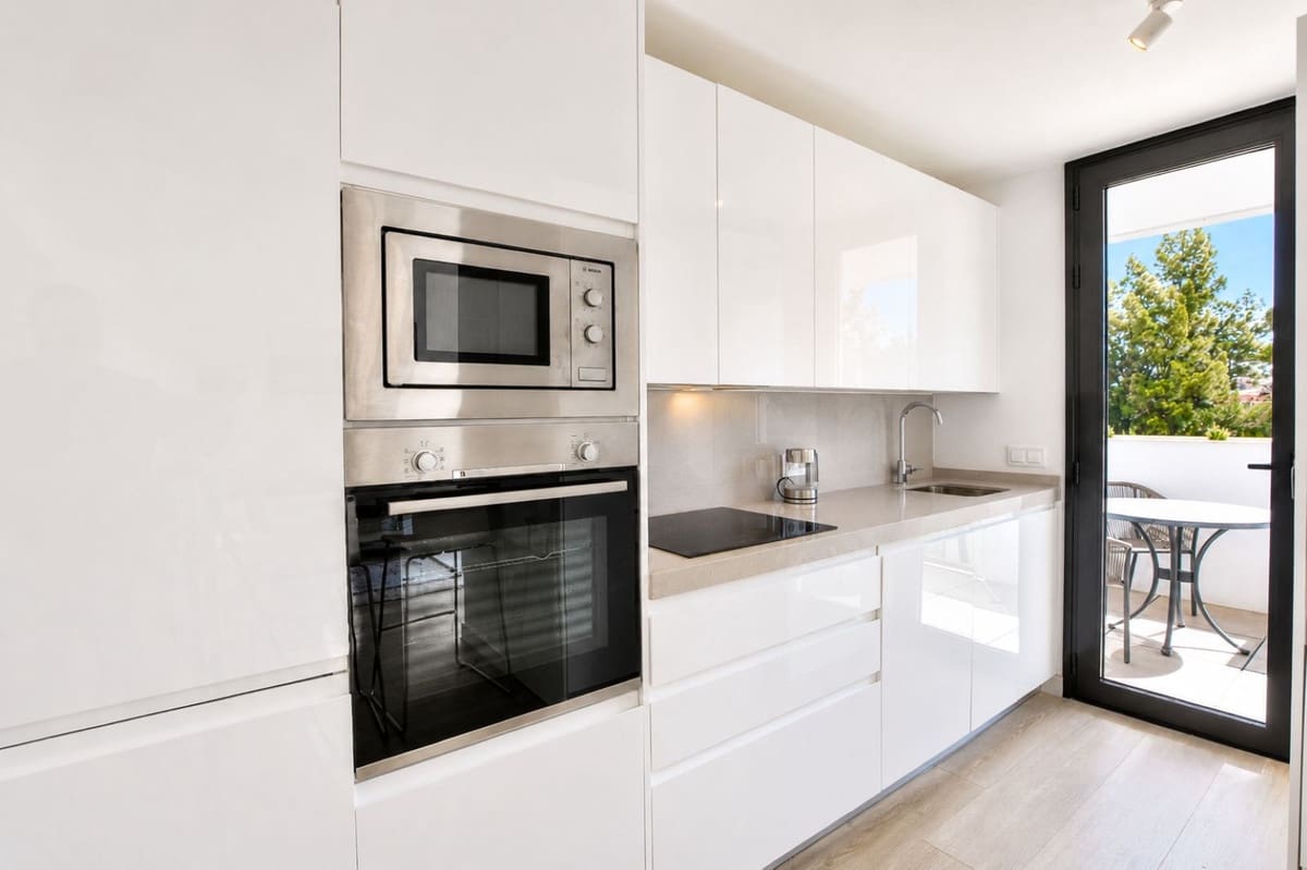 2 sypialnia Apartament na sprzedaż w La Cala de Mijas z basenem garażem - 495 000 € (Ref: 9357792)