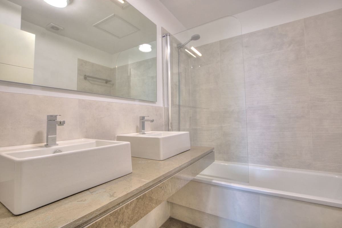 2 sypialnia Apartament na sprzedaż w La Cala de Mijas z basenem garażem - 495 000 € (Ref: 9357792)