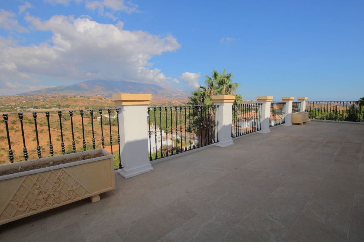 7 soveværelse Villa til salg i La Cala Golf med swimmingpool garage - € 1.250.000 (Ref: 9360517)