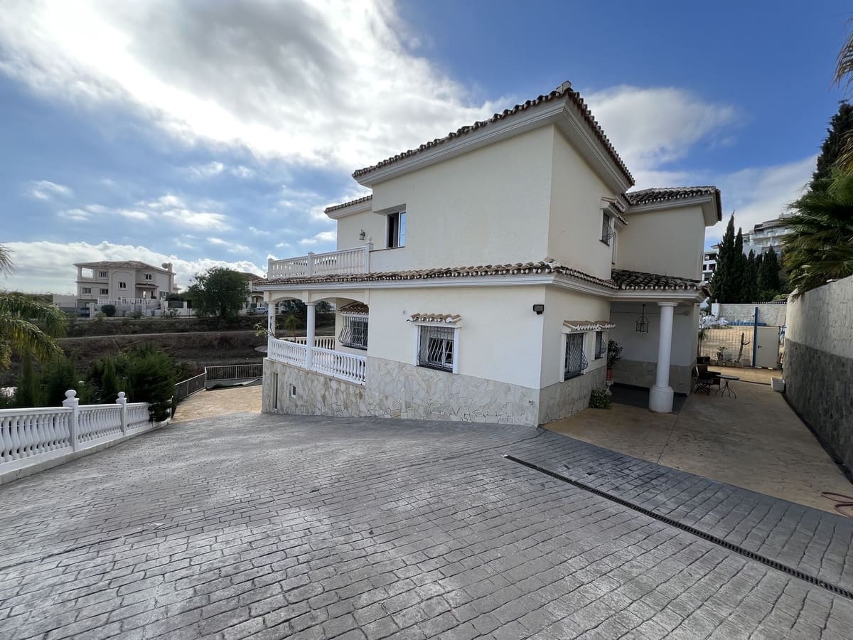 Chalet de 5 habitaciones en Mijas Golf en venta con piscina garaje - 975.000 € (Ref: 9378148)