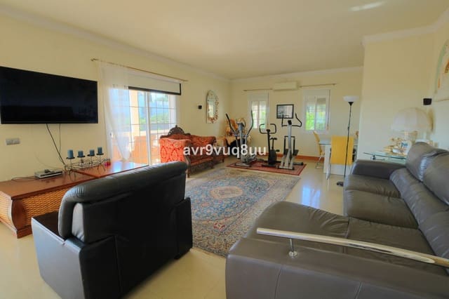 Chalet de 5 habitaciones en Mijas Golf, Mijas en venta con piscina garaje - 975.000 € (Ref: 9378148)