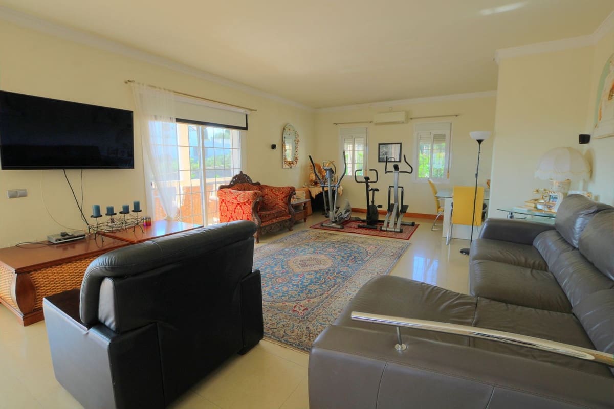 5 bedroom Villa for sale in Mijas Golf with pool garage - € 975,000 (Ref: 9378148)