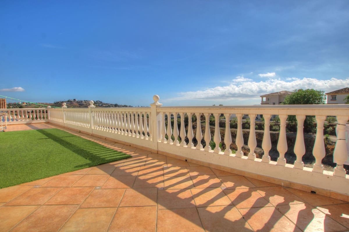 5 bedroom Villa for sale in Mijas Golf with pool garage - € 975,000 (Ref: 9378148)