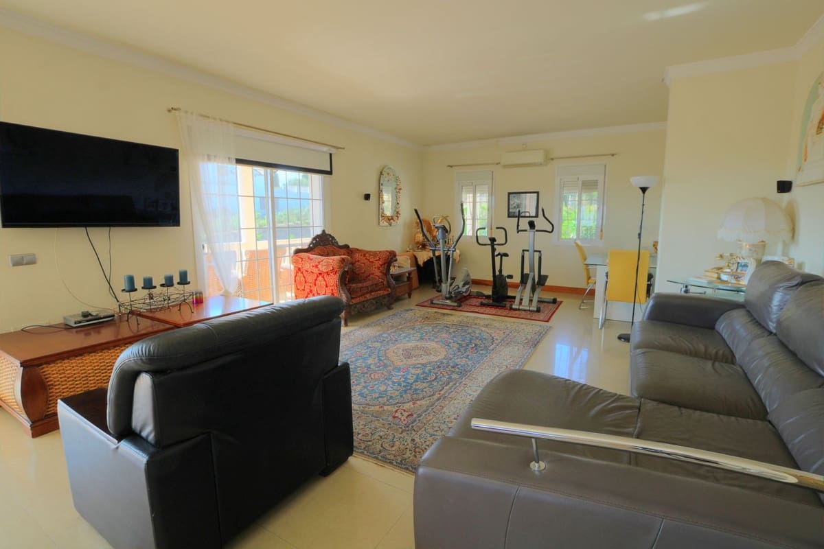 5 bedroom Villa for sale in Mijas Golf with pool garage - € 975,000 (Ref: 9378148)