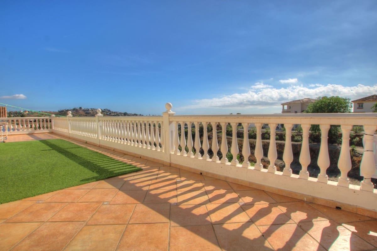 5 bedroom Villa for sale in Mijas Golf with pool garage - € 975,000 (Ref: 9378148)