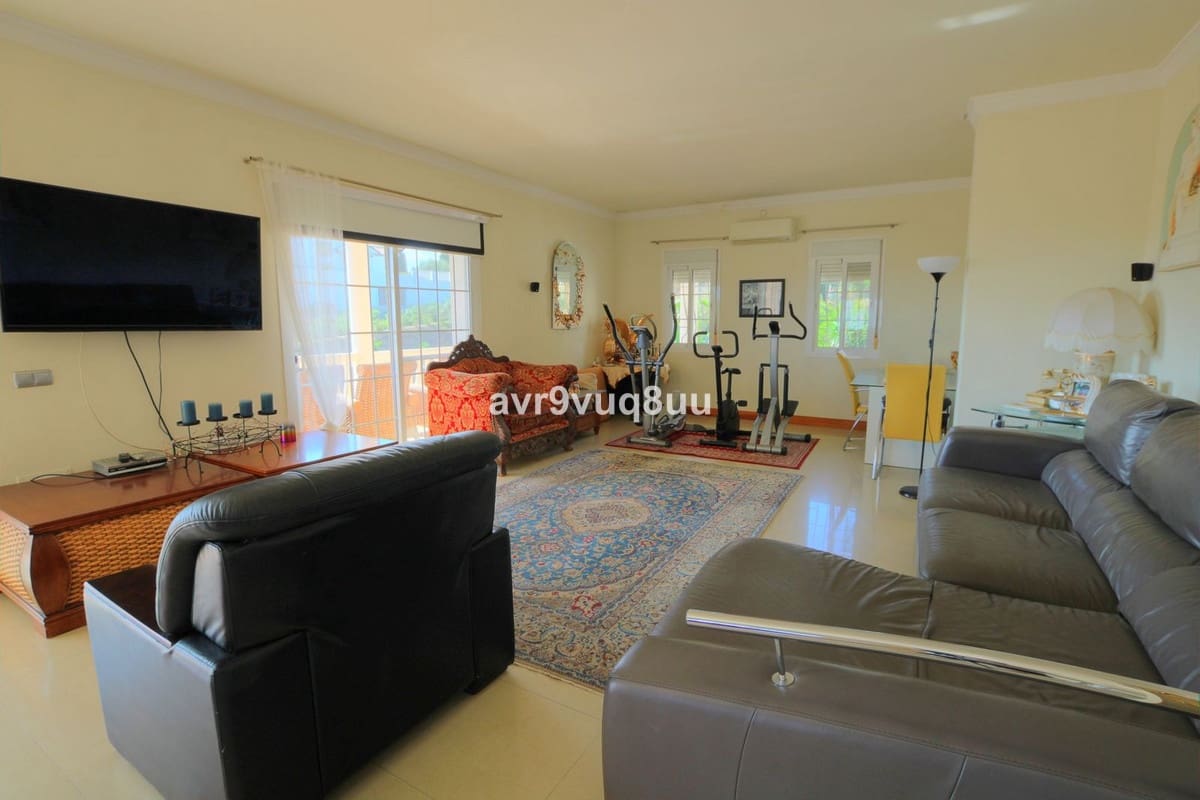 5 bedroom Villa for sale in Mijas Golf with pool garage - € 975,000 (Ref: 9378148)