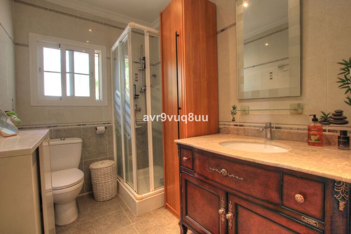 5 bedroom Villa for sale in Mijas Golf with pool garage - € 975,000 (Ref: 9378148)