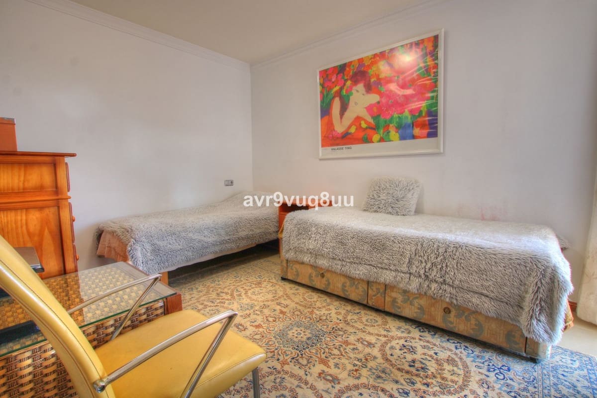 5 bedroom Villa for sale in Mijas Golf with pool garage - € 975,000 (Ref: 9378148)