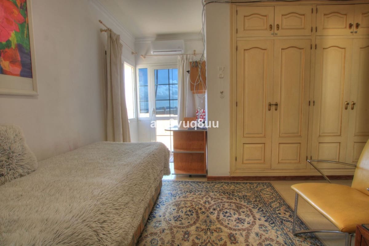 5 bedroom Villa for sale in Mijas Golf with pool garage - € 975,000 (Ref: 9378148)