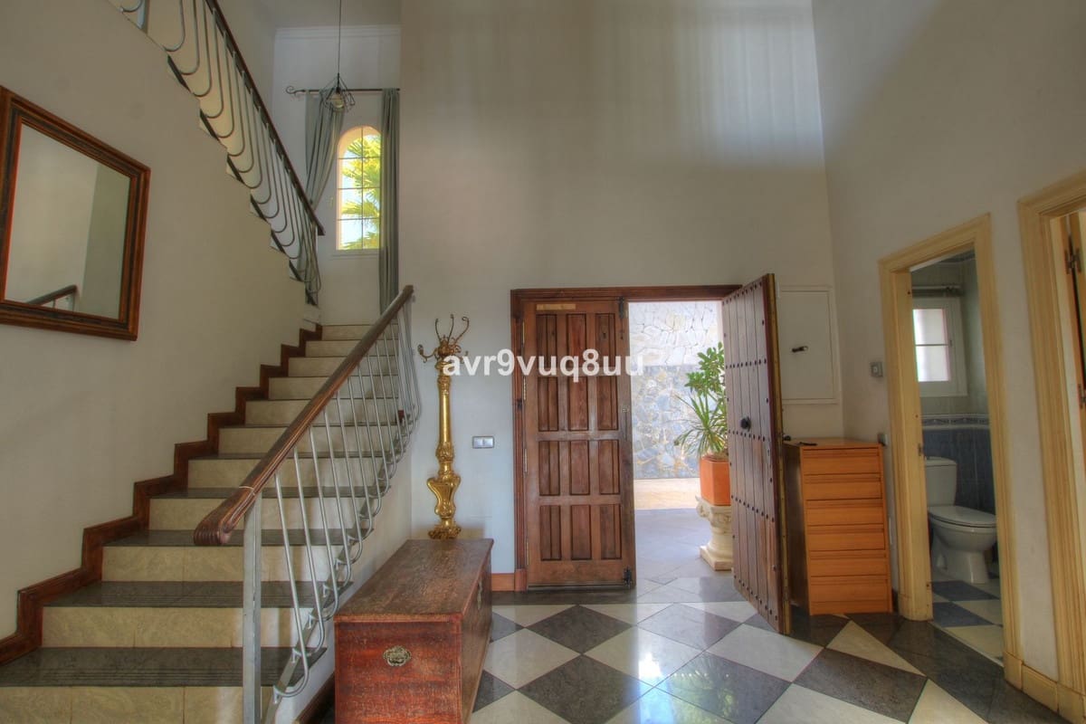 5 bedroom Villa for sale in Mijas Golf with pool garage - € 975,000 (Ref: 9378148)