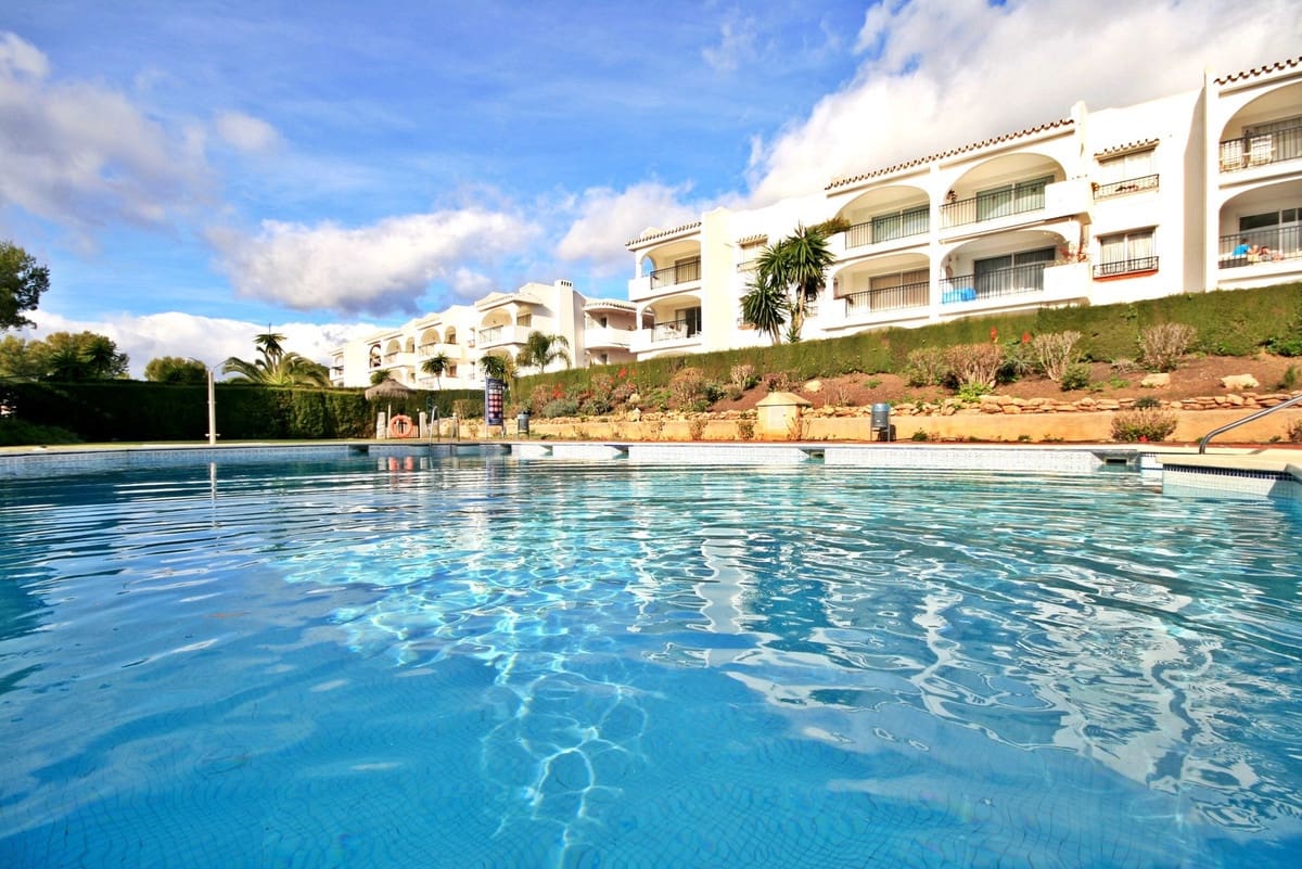 1 bedroom Studio for sale in Miraflores with pool garage - € 249,950 (Ref: 9400074)