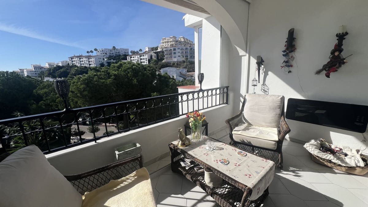 1 bedroom Studio for sale in Miraflores with pool garage - € 249,950 (Ref: 9400074)