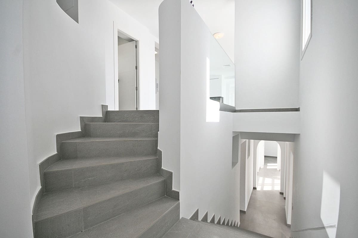 4 bedroom Villa for sale in Riviera del Sol with pool garage - € 1,750,000 (Ref: 9402673)