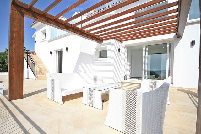 4 soverom Villa til salgs i Riviera del Sol, Mijas med svømmebasseng garasje - € 1 750 000 (Ref: 9402673)