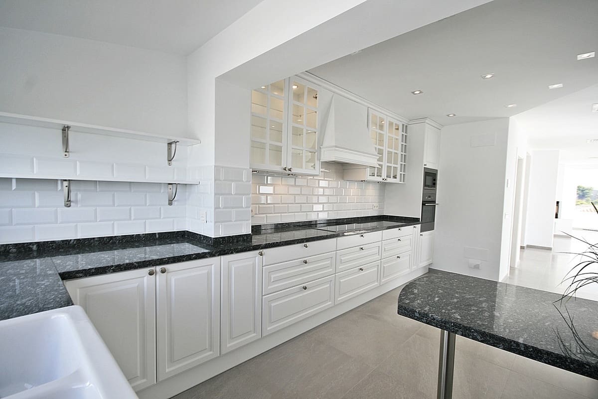 4 Zimmer Villa zu verkaufen in Riviera del Sol mit Pool Garage - 1.750.000 € (Ref: 9402673)