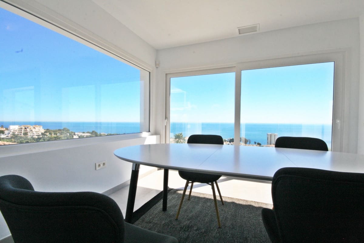 4 Zimmer Villa zu verkaufen in Riviera del Sol mit Pool Garage - 1.750.000 € (Ref: 9402673)