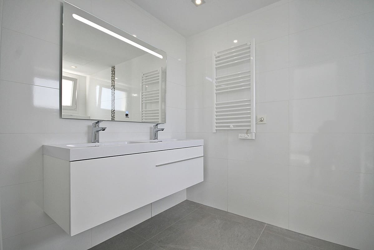 4 Zimmer Villa zu verkaufen in Riviera del Sol mit Pool Garage - 1.750.000 € (Ref: 9402673)