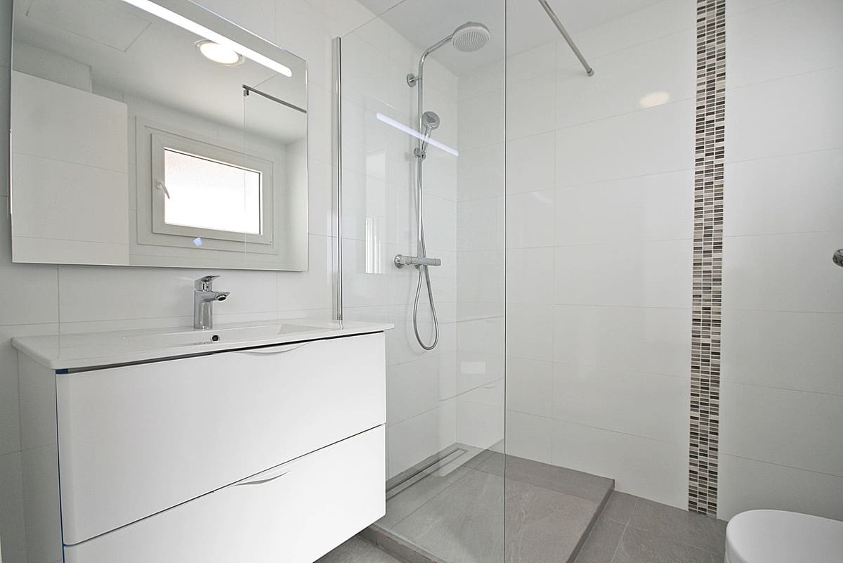 4 Zimmer Villa zu verkaufen in Riviera del Sol mit Pool Garage - 1.750.000 € (Ref: 9402673)